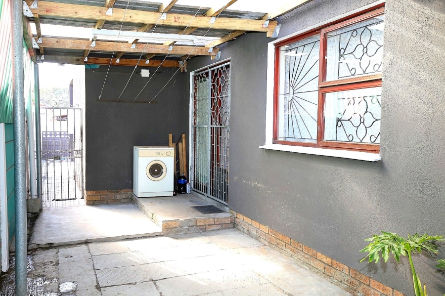 11 Bedroom Property for Sale in Ravensmead Western Cape